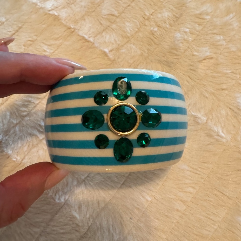 JUICY COUTURE Blue
Striped Bangle Bracelet Green
Rhinestone - 2" Wide